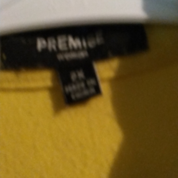 2X Premier gorgeous yellow button down front button tab sleeve stretch Blouse. - Picture 2 of 3